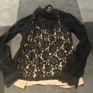 WAYF Nadia Lace Top / NWT / black lace w nude underlay / women’s size S